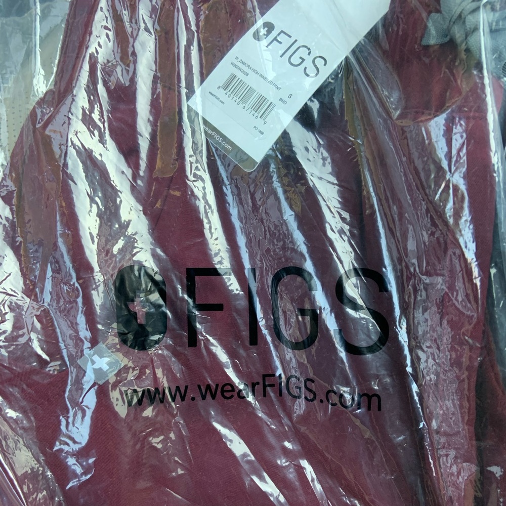 Figs Pants size Small Burgundy